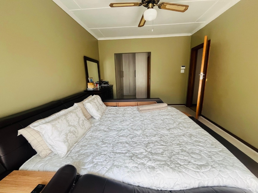 4 Bedroom Property for Sale in Beacon Bay Eastern Cape